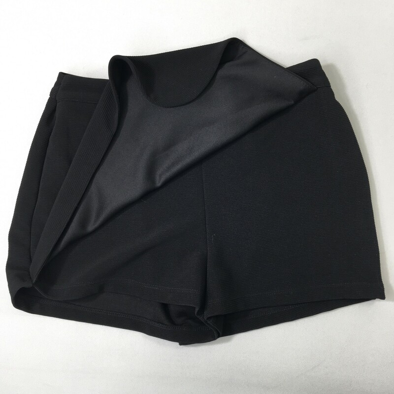100-156 Forever 21 Skort, Black, Size: Large skirt in the front shorts in the back