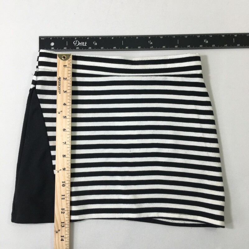 125-013 Luna Tiks, Black An, Size: Small black and white striped mini skirt 89% polyester  7% rayon 4% spandex  good