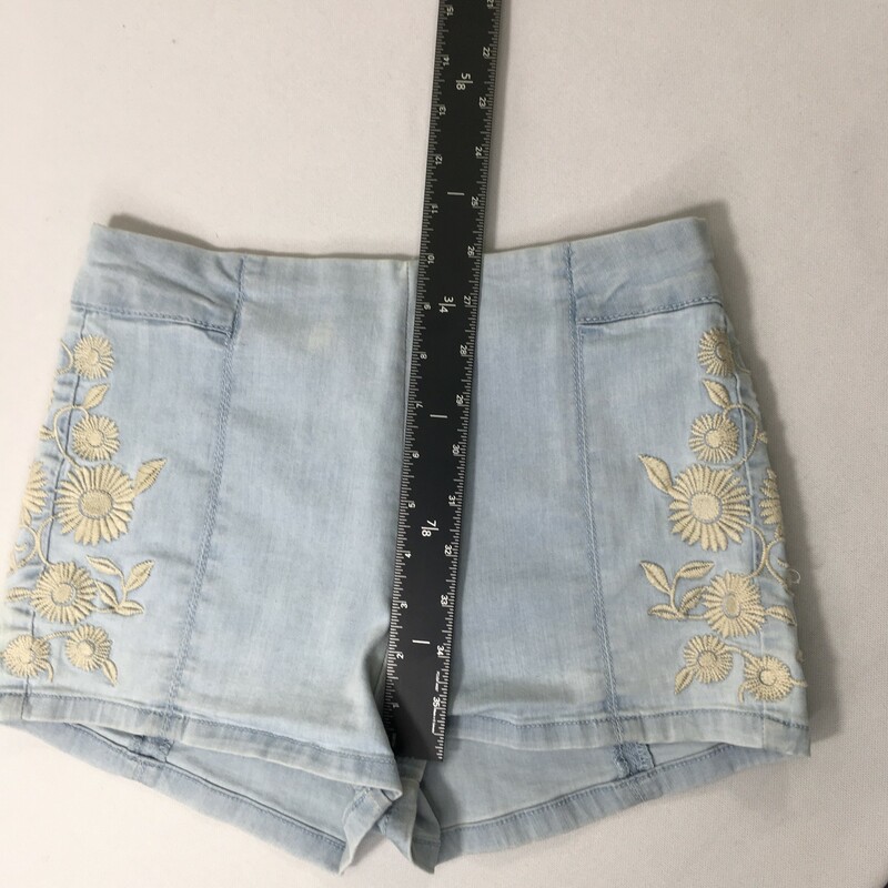 103-144 Bullhead Denim Co, Blue, Size: 3 Denim Shorts With Embroidered Flowers x77% cotton 13% rayon 9% polyester 1% spandex  Good