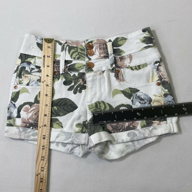 125-009 Tinseltown, White, Size: 2 white shorts with floral pattern and 3 buttons in the front 69% cotton 30% polyester 1% spandex  good