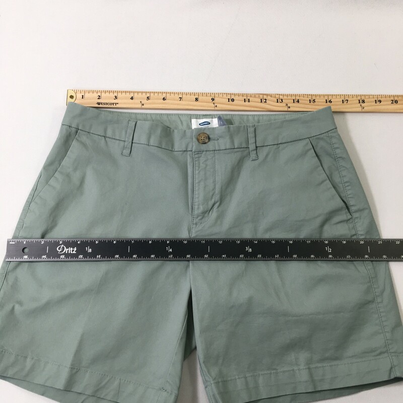 100-775 Old Navy, Green, Size: 8 green old navy shorts 97% cotton3% spandex  Good