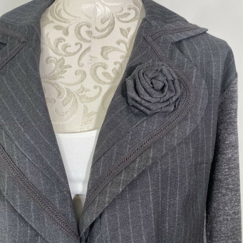 100-090 Insight Striped, Gray, Size: 10 single button sweater/blazer with rose on front