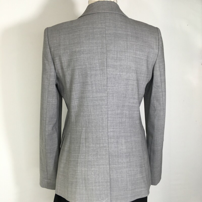 100-1003 Dkny, Grey, Size: 6<br />
grey blazer with one button 96% wool 4% elastane  good