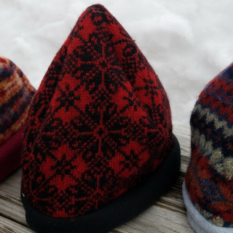 TWEED RIVER FARM MITTENS & HATS
MADE IN VERMONT FROM RECYCLED WOOL AND CASHMERE SWEATERS
SOMETIMES DESIGNER SCARVES OR EMBELLISHED WITH A DESIGNER NOTION
LINED WITH A NEW NON-PILL FLEECE
ONE OF A KIND
I DO GUARANTEE MY WORK 100%