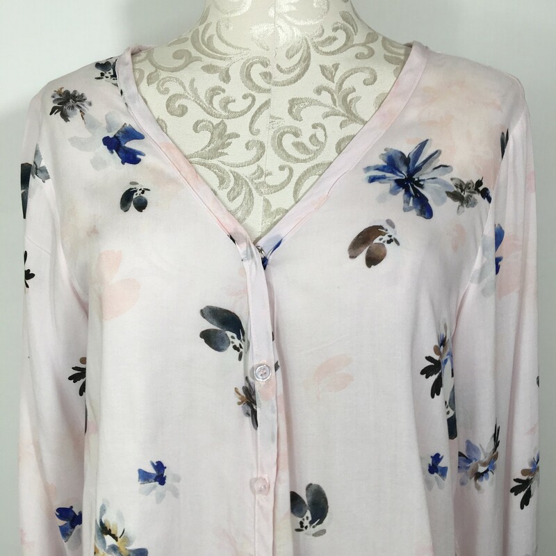 107-048 Side Stitch Los A, Floral, Size: Small Floral V-Neck Button Up 100% Rayon