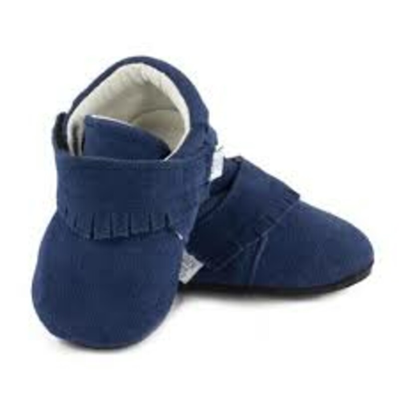 My Mocs - Lennon Fringe, Blue, Size: 24-30M<br />
<br />
Put a little ‘boho’ in your babe’s wardrobe with this cute pair! Indoor/outdoor Fringe Mocs with a protective rubber sole!<br />
<br />
Hand crafted from genuine suede<br />
Equipped with our signature super-flex sole<br />
Industry-defining 3mm ankle and sole cushioning<br />
Hook and loop closures for a secure and custom fit