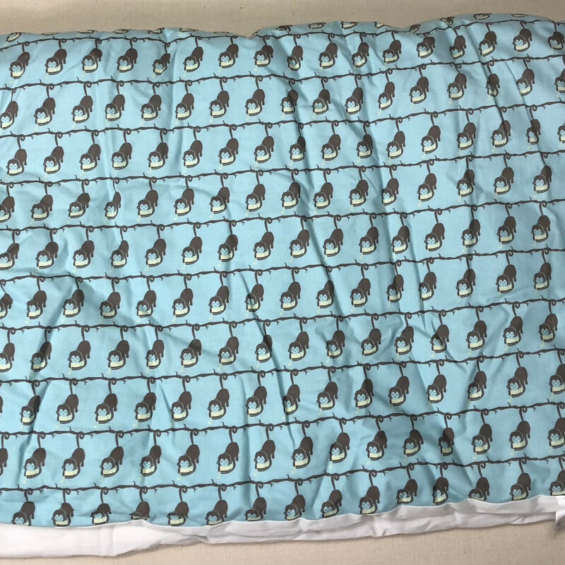Bed Sheet Set, Grey/blu, Size: Crib
new condition just used in display .