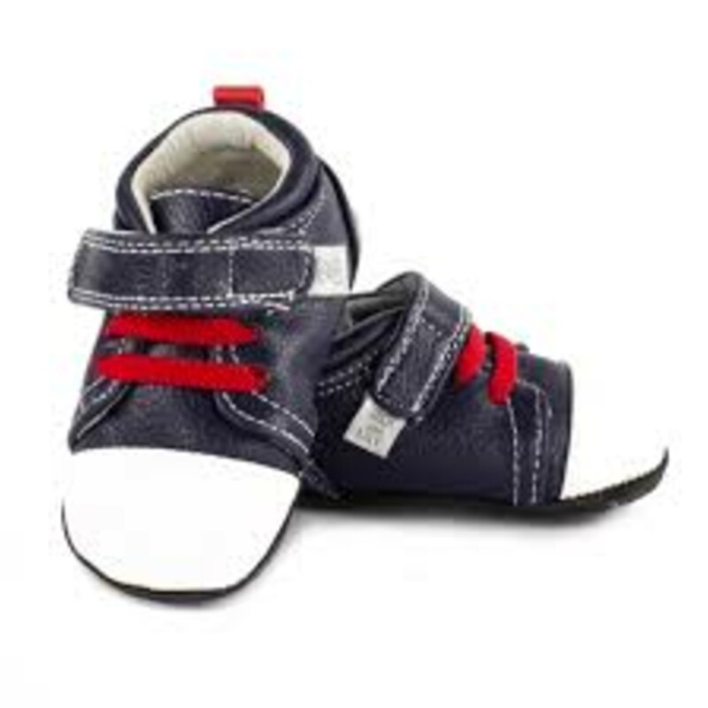 My Mocs - Kristof Trainer, Blue, Size: 24-30M<br />
<br />
These kicks scream street cool!<br />
<br />
Hand crafted from genuine and vegan leather<br />
Equipped with our signature super-flex sole<br />
Industry-defining 3mm ankle and sole cushioning<br />
Hook and loop closures for a secure and custom fit<br />
Perfect for indoor or outdoor use<br />
Unicorn