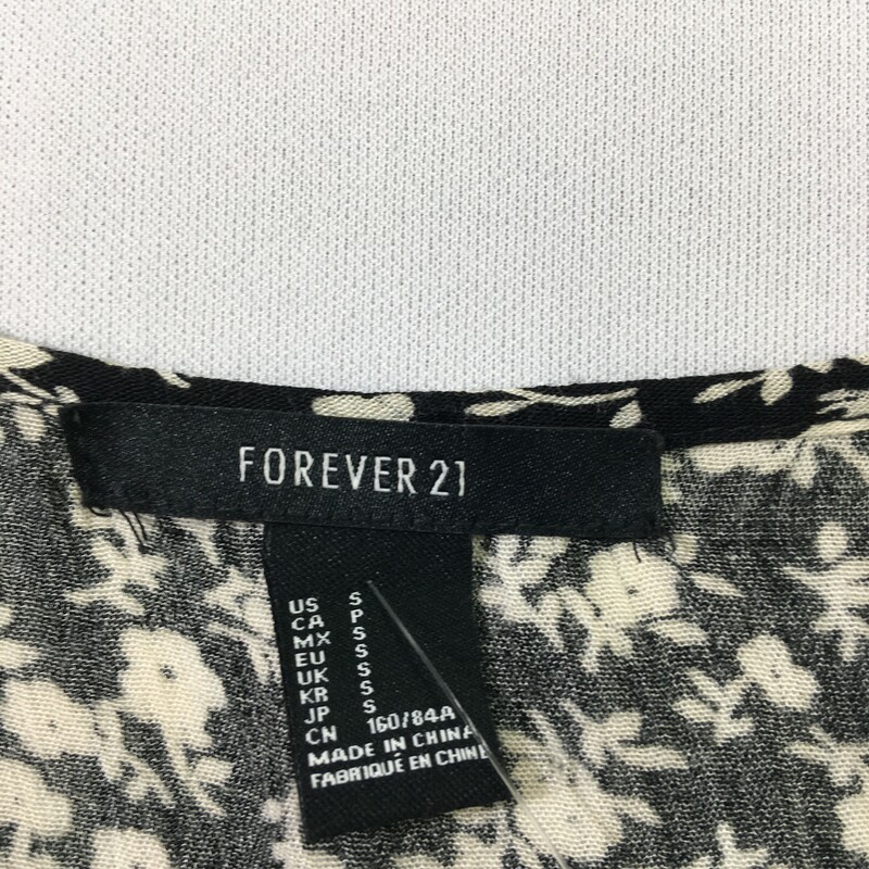 Forever 21 Flower Shift D, Black, Size: Small