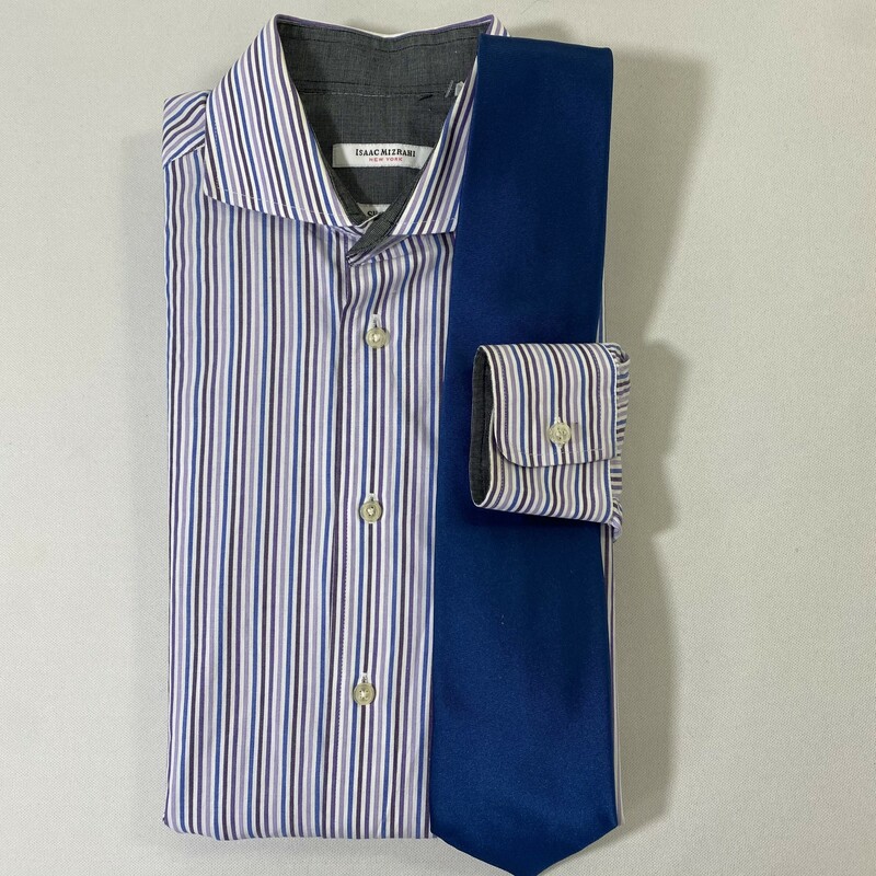 125-081 Isaac Mizrahi, Purple, Size: 15 1/2<br />
purple blue and white striped mens butto up shirt 100% cotton  good