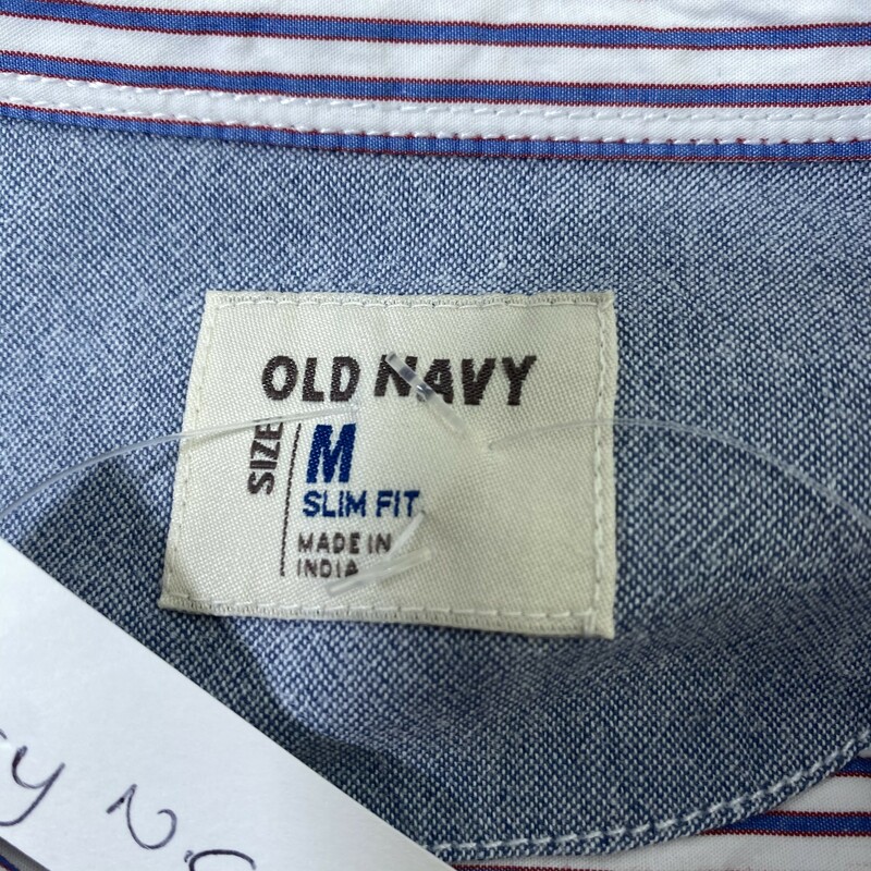 114-005 Old Navy, Blue, Size: Medium<br />
Blue and red striped button up 100% cotton