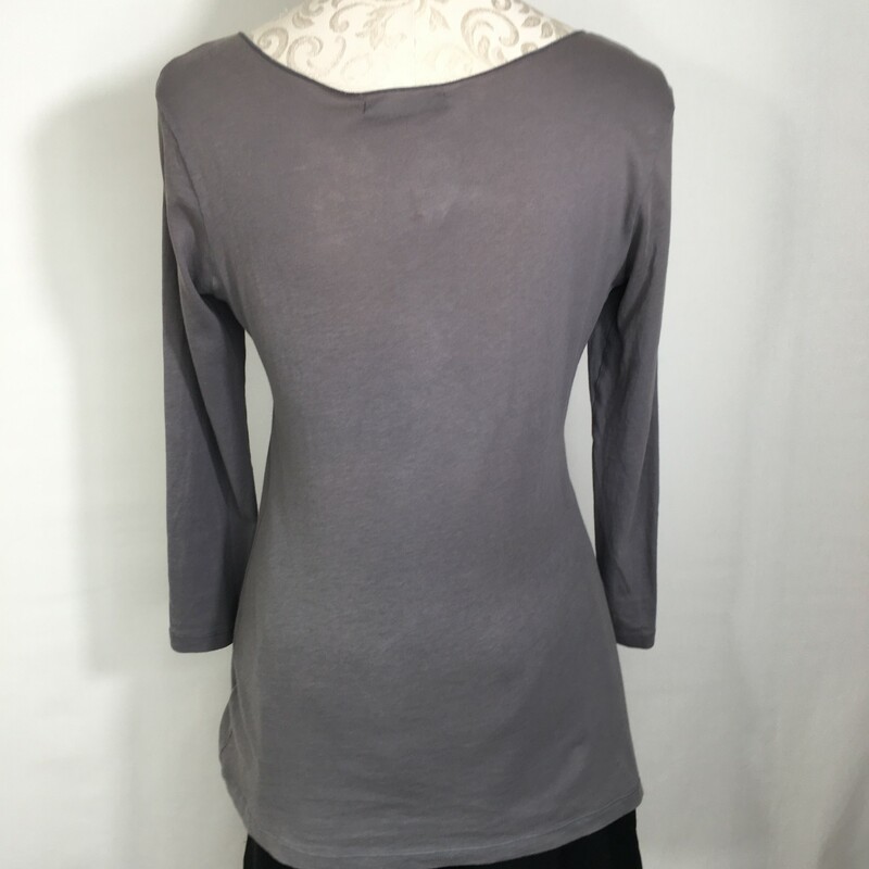 107-090 Velvet, Gray, Size: Medium
Gray V-Neck Shirt