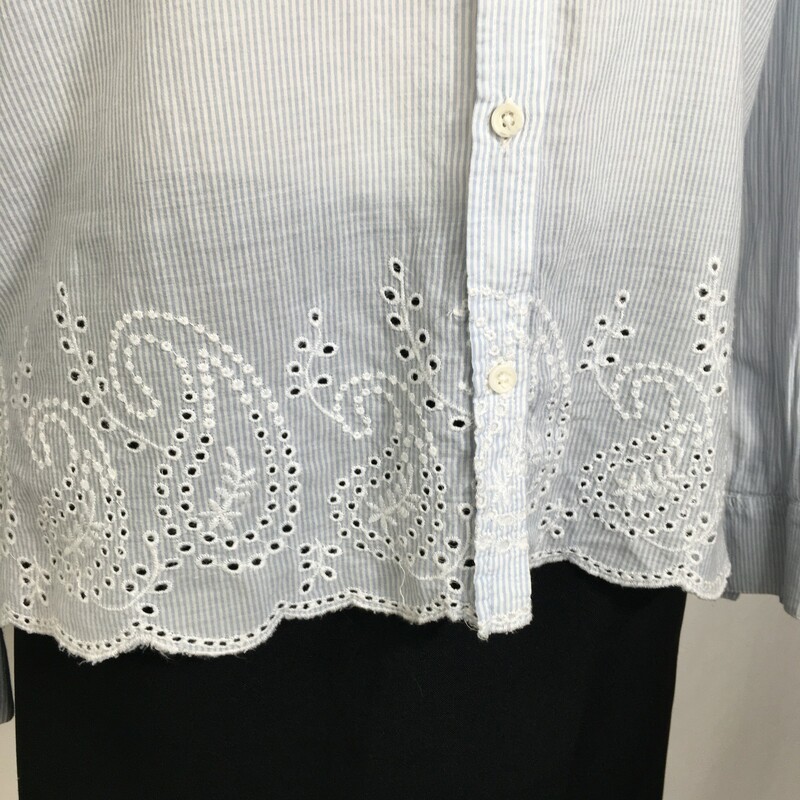 100-556 American Eagle, Blue, Size: Medium
White and blue pinstripe button-down with paisley detailing Cotton