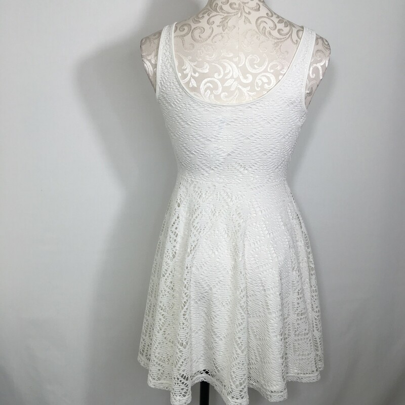 105-135 Aeropostale Lace, White, Size: Small