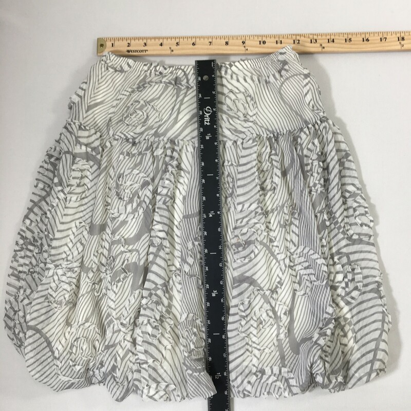 120-465 Alessia, White An, Size: 14 white and grey skirt with textured detailing (part of set) 100% polyester  good
