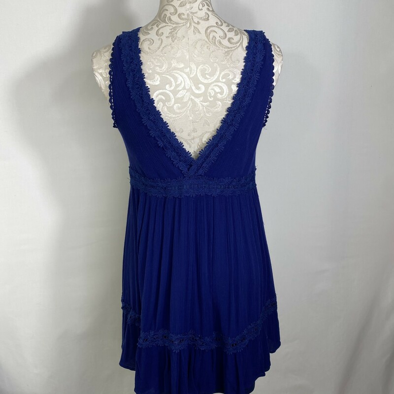 115-073 Dina Be, Blue, Size: Medium blue dress with ruffles and flower lace around it 100% rayon  good condition