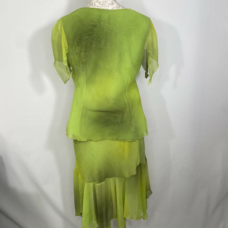 100-141 Artesia Flowy Set, Green, Size: Large long ombre skirt and short sleeve top