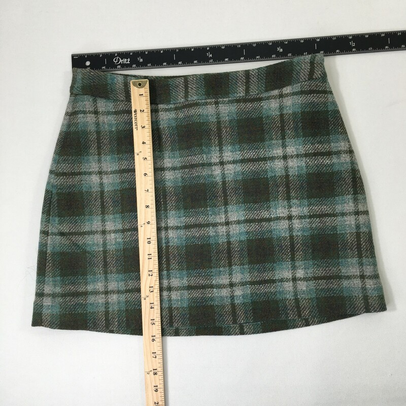 102-111 Banana Republic, Green, Size: 10 Green plaid knee lenght skirt 100% wool