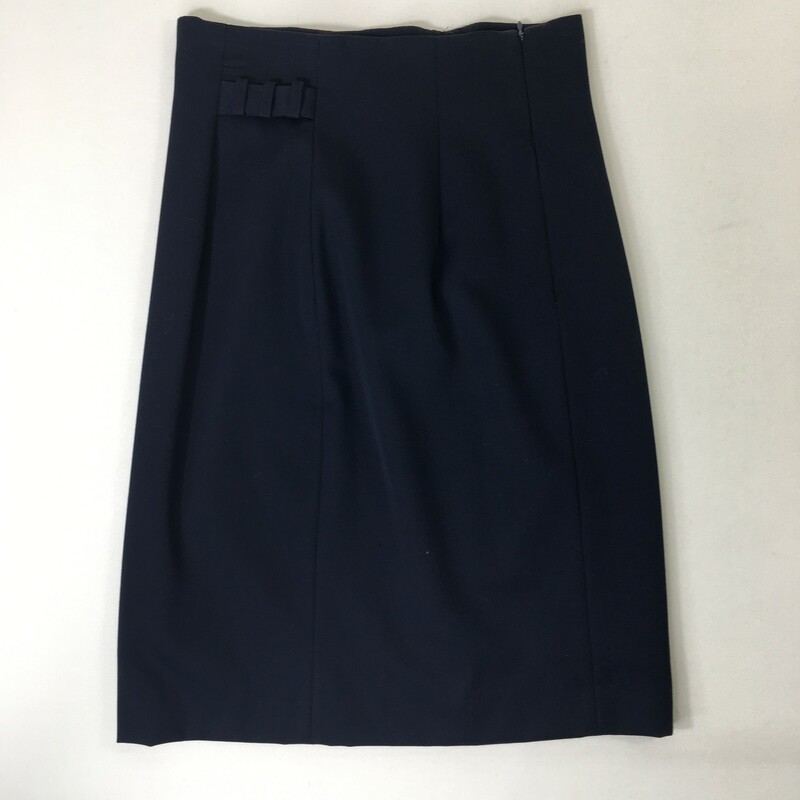 110-168 Sparrs, Blue, Size: 10 Blue below the knee skirt 100% wool