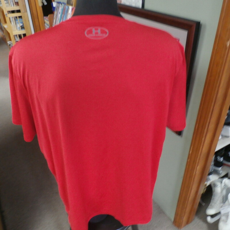 Florida Generals Under Armour red shirt size 2XL 100% polyester #26993<br />
Rating: (see below) 4- Fair Condition<br />
Team: Florida Generals<br />
Player: Frank Hughes<br />
Brand: Under Armour<br />
Size: Men's XXLarge- (Measured Flat: chest 26\", length 30\")<br />
Color: red<br />
Style: short sleeve; screen printed<br />
Material: 100% polyester<br />
Condition: 4- Fair Condition: material stretched from use and washing; large square of faded material on front (see photos)<br />
Item #: 26993<br />
Shipping: FREE