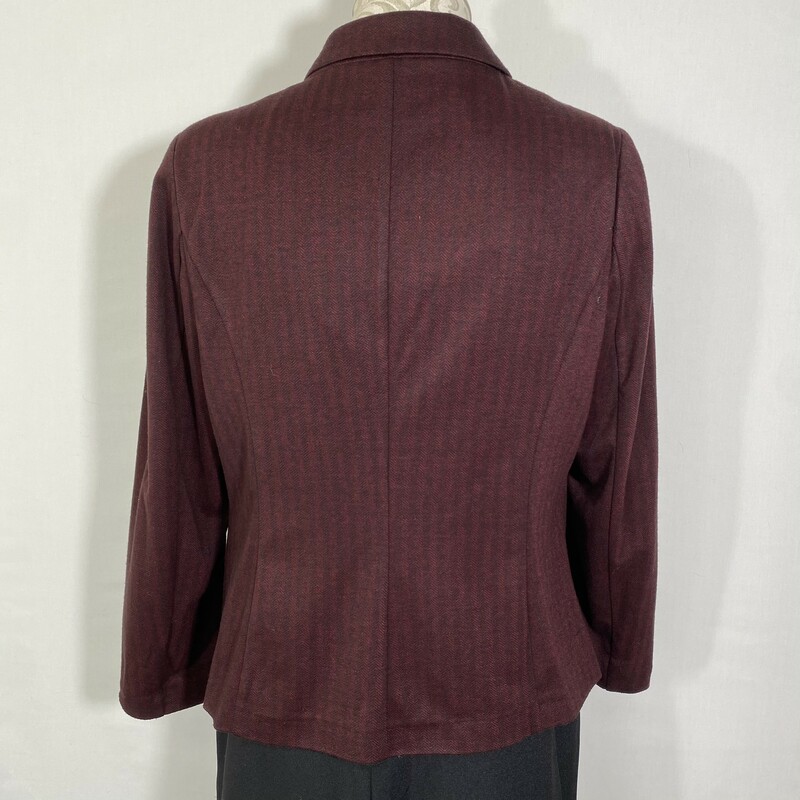 120-475 Kensie, Maroon, Size: Large maroon blazer with black chevron detailing  79% polyester 17% viscose 4% spandex  good