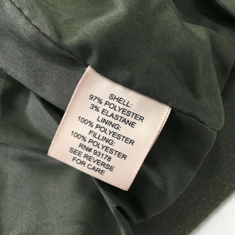 120-580 Philosophy, Green, Size: Small army green bomer jacket with silk material 97% polyester 3% elastane  good