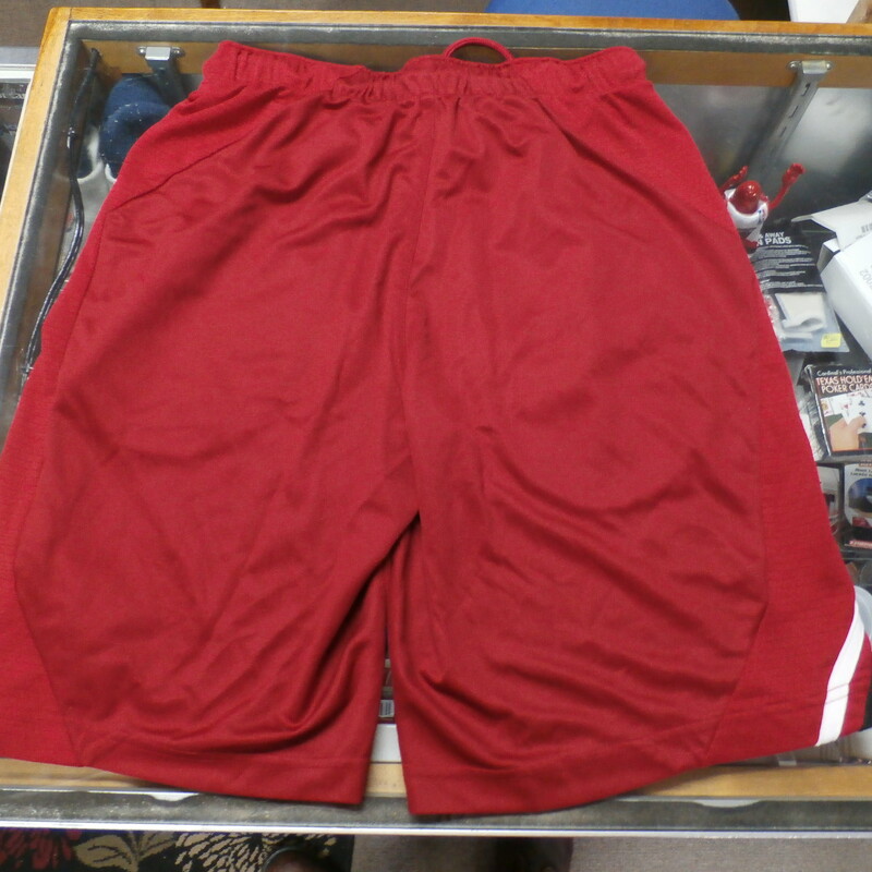Indiana Hoosiers red Adidas athletic shorts size Small 100% polyester #27101
Rating: (see below) 3- Good Condition
Team: Indiana Hoosiers
Player: n/a
Brand: Adidas
Size: Men's Small- (Measured Flat: Waist 14\"; Length 19\"; Inseam 10\")
Measured flat: hip to hip; hip to hem; and groin to hem
Color: red
Style: ambroidered; elastic waistband
Material: 100% polyester
Condition: 3- Good Condition: some wear; several small snags (see photos)
Item #: 27101
Shipping: FREE