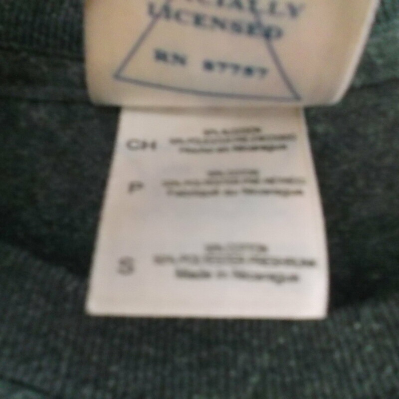 NCAA 2012 Final Four New Orleans Adult Short Sleeve Shirt Size Small Gray #7883
Rating:   (see below) 4 - Fair Condition
Team: Kentucky Wildcats; Louisville Cardinals; Ohio State Buckeyes; Kansas Jayhawks
Player: n/a 
Brand: Tri-Lake Inc. Sportswear
Size: Small Adult (MEASURED FLAT - chest 17\"; length 26\") armpit to armpit and top of shoulder to bottom hem
Color:  Gray
Style: Screen pressed short sleeve shirt
Material: Cotton/Polyester Blend
Condition: - Fair Condition - wrinkled; Significant pilling and fuzz; Material feels coarse; Material is faded and discolored; Logos are cracked; Signs of definite use; Small holes center of the front(See Photos for condition and description)
Shipping: $3.37
Item#: 7883