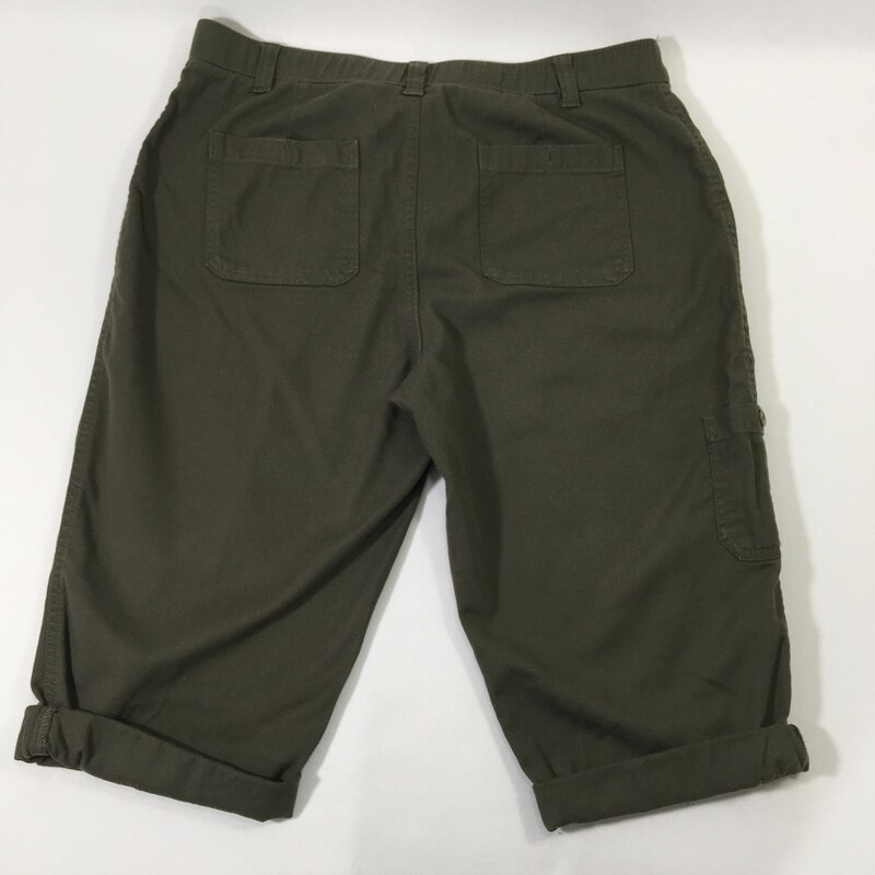 100-783 Croft And Barrow, Army Gre, Size: 16 Army green long shorts 77% cotton 21% modal 2% spandex  Good