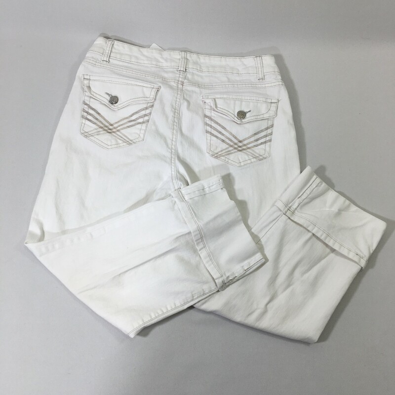 100-826 Anne Klein Jeans, White, Size: 8 white jeans that are rolled on the bottom  no tag  good