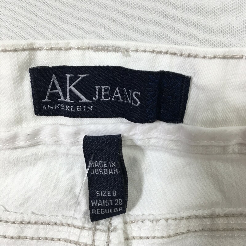 100-826 Anne Klein Jeans, White, Size: 8 white jeans that are rolled on the bottom  no tag  good