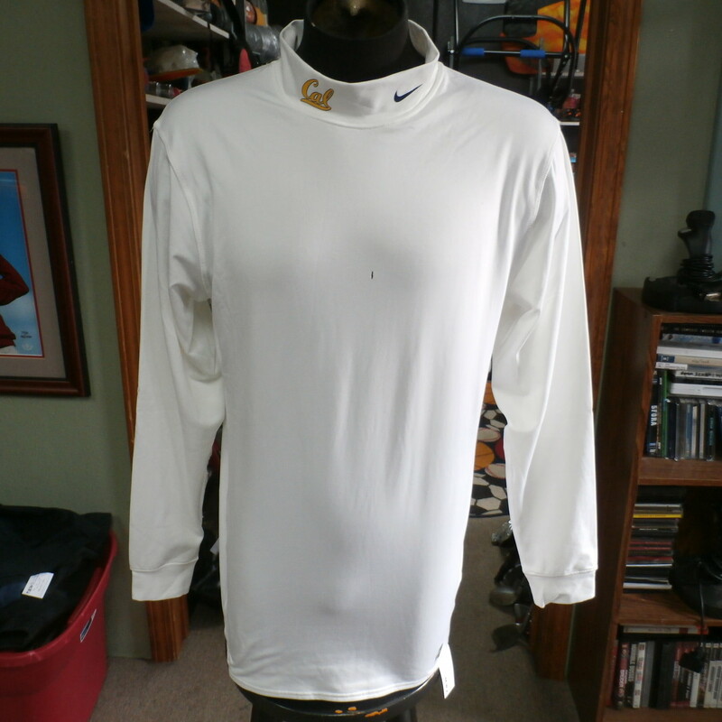 California Golden Bears white Nike Dri-Fit long sleeve shirt size 2XL #27563
Rating: (see below) 3- Good Condition
Team: California Golden Bears
Player: n/a
Brand: Nike
Size: Men's XXLarge- (Measured Flat: Across chest 21\"; Length 30\")
Measured Flat: underarm to underarm; top of shoulder to bottom hem
Color: white
Style: long sleeves; screen printed
Material: 88% polyester 12% spandex
Condition: 3- Good Condition - minor wear; dirt marks on right shoulder; tiny tear in middle of chest (see photos)
Item #: 27563
Shipping: FREE