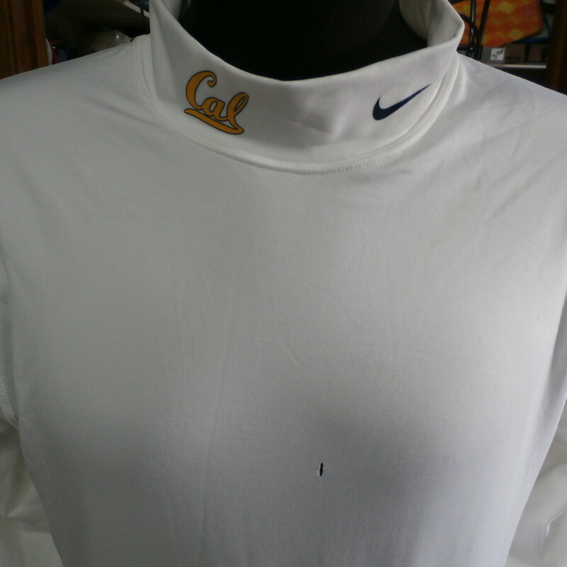 California Golden Bears white Nike Dri-Fit long sleeve shirt size 2XL #27563
Rating: (see below) 3- Good Condition
Team: California Golden Bears
Player: n/a
Brand: Nike
Size: Men's XXLarge- (Measured Flat: Across chest 21\"; Length 30\")
Measured Flat: underarm to underarm; top of shoulder to bottom hem
Color: white
Style: long sleeves; screen printed
Material: 88% polyester 12% spandex
Condition: 3- Good Condition - minor wear; dirt marks on right shoulder; tiny tear in middle of chest (see photos)
Item #: 27563
Shipping: FREE