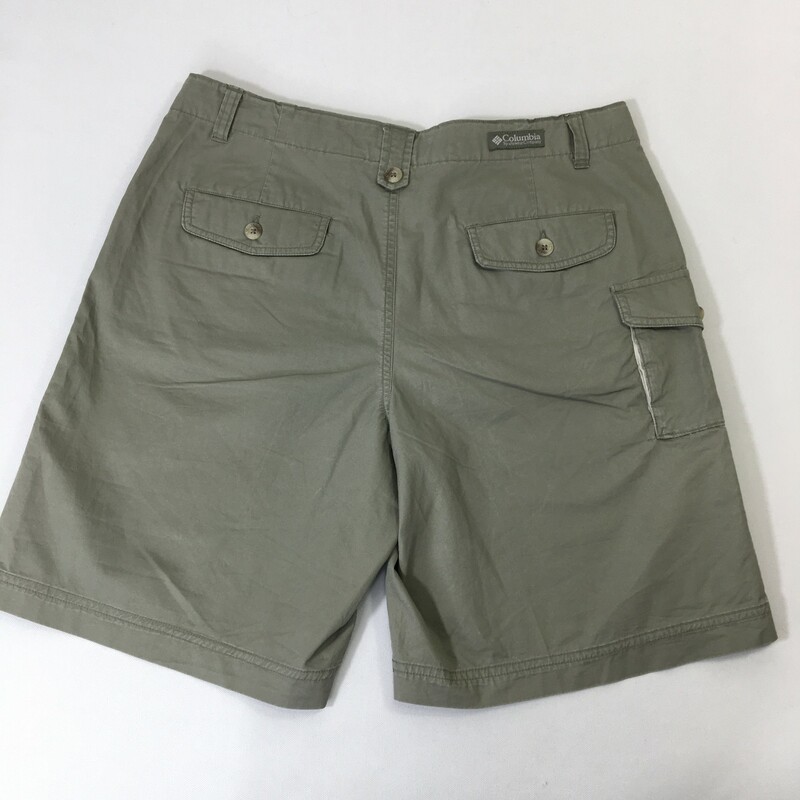Columbia Cargo Shorts, Green, Size: 10 one pocket on side mid length shorts