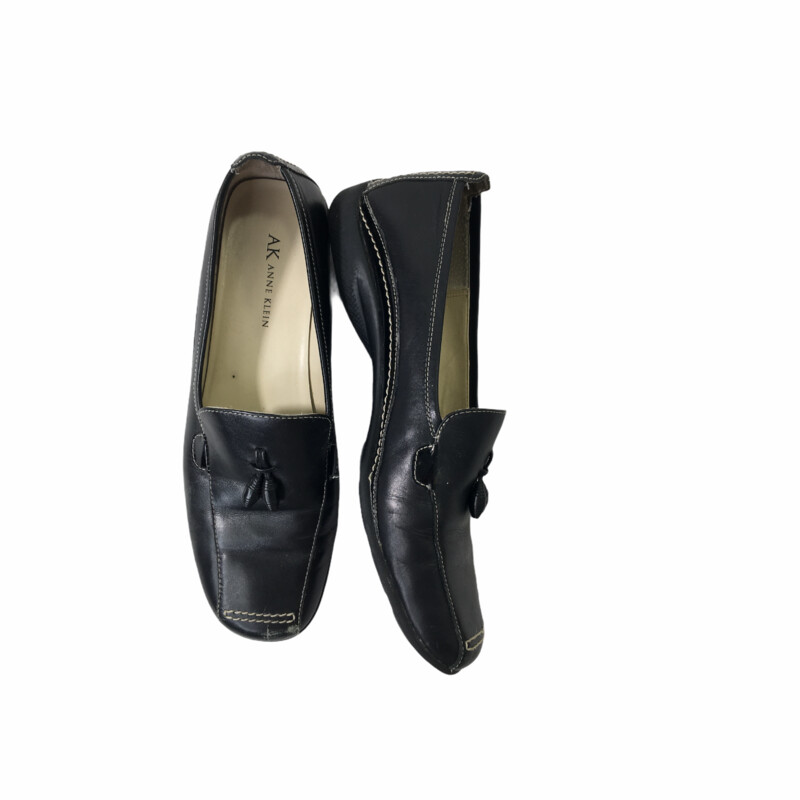 100-926 Anne Klein, Black, Size: 8 black flats with detail on front n/a  good