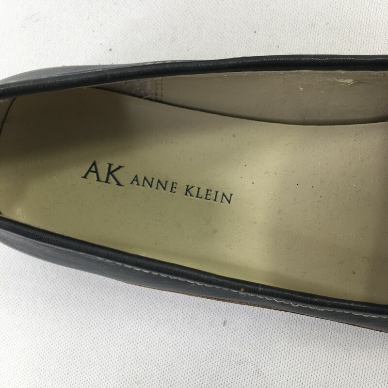 100-243 Anne Klein, Blue, Size: 8 navy blue and tan slip ons