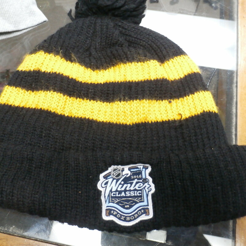 Boston Bruins Beanie Black OSFM Acrylic/Wool Blend Reebok Center Ice #27904
Rating: (see below) 3- Good Condition
Team: Boston Bruins
Player: Team
Brand: Reebok
Size: Men's OSFM
Color: Black
Style: Beanie with tassel
Material: 85% acrylic; 15% wool
Condition: 3- Good Condition - wrinkled; minor pilling or fuzz; slightly slouched from use; normal signs of wearing
Item #: 27904
Shipping: FREE