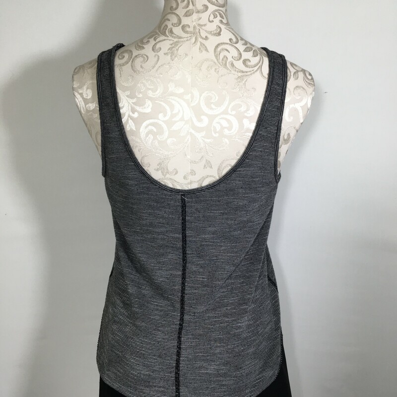 102-365 No Tag, Grey, Size: Small<br />
criss cross black and grey striped tank top n/a  good