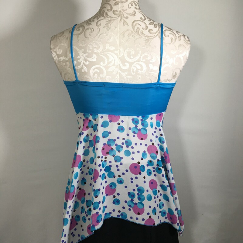 110-040 Out Fashion, Patterne, Size: Medium Blue and Purple Patterned Sleeveless Top 100% Polyester  Good