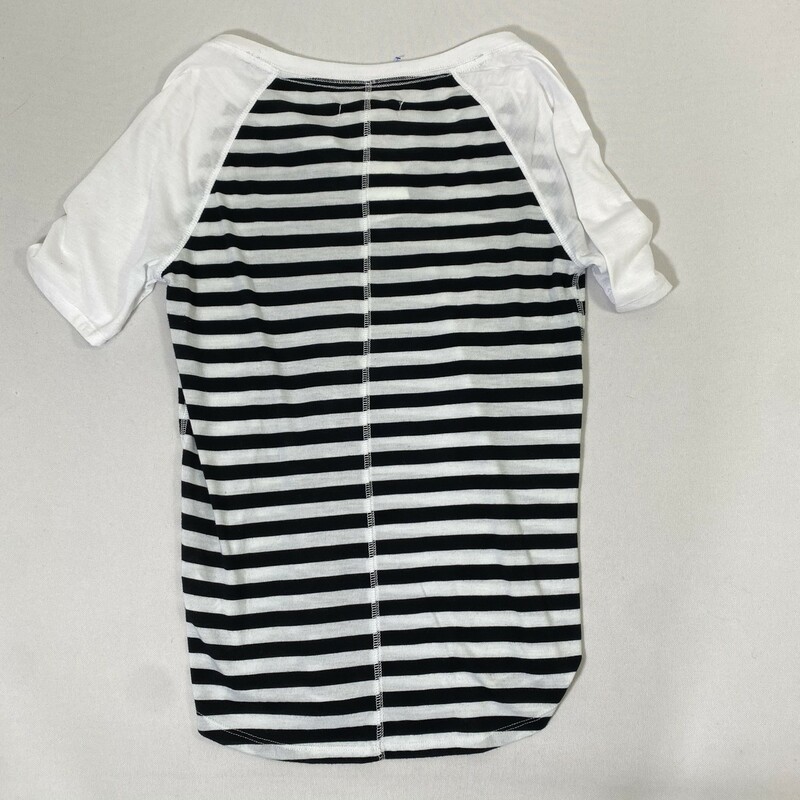 105-046 Aeropostale, Stripes , Size: Small bk & white t shirt  aero NY 65% Polyester 35% Rayon