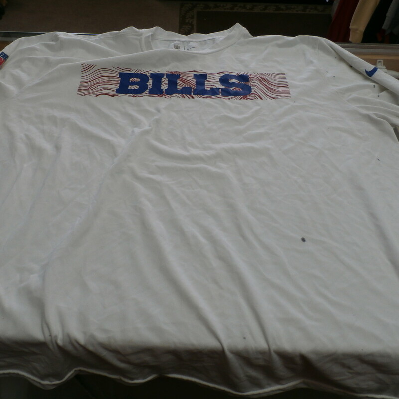 Buffalo Bills Nike Dri-Fit Men's Long Sleeve shirt white size 2XL poly #28269<br />
Rating: (see below) 4- Fair Condition<br />
Team: Buffalo Bills<br />
Player: Kelly Skipper Running Back Coach Bills<br />
Brand: Nike<br />
Size: Men's 2XL- (Measured Flat: Across chest 25\"; Length 29\")<br />
Color: White<br />
Style: screen pressed shirt; logo<br />
Material: 100% polyester<br />
Condition: 4- Fair Condition: pilling and fuzz; material is wrinkled; Black Round stains on left sleeve and front; right sleeve stained light brown; material slightly stretched and worn<br />
Item #: 28269<br />
Shipping: FREE