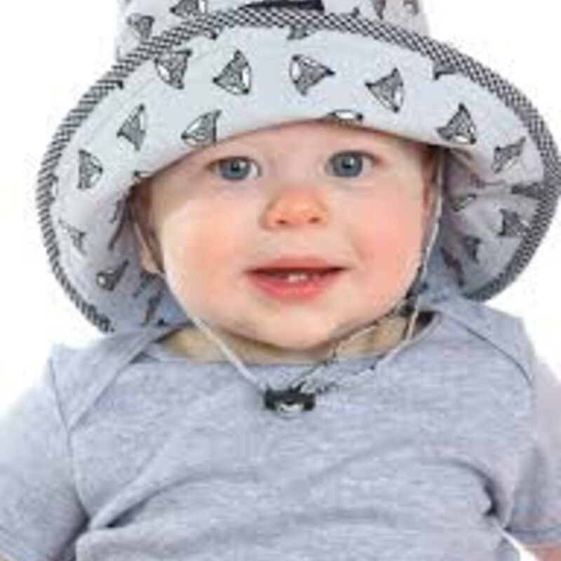 Be Brave Sun Hat, Grey, Size: 0-3M
NEW!
Sized to Child's Age - for a perfect fit
Cotton Liner - on the inner part of the hat for added sun protection
Chinstrap - it’s fully adjustable and keeps the hat in place with a break away clip for safety
100% cotton - means it’s lightweight, soft and breathable
Machine Washable - durable and easy to love
Made In Canada
