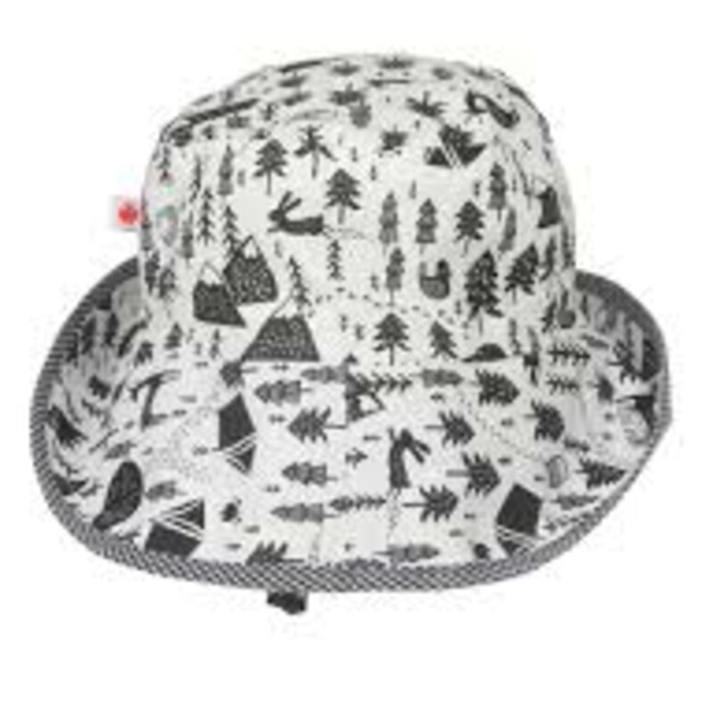 Roam Free Sun Hat, Black/White, Size: 6-12M<br />
NEW!<br />
Sized to Child's Age - for a perfect fit<br />
Cotton Liner - on the inner part of the hat for added sun protection<br />
Chinstrap - it’s fully adjustable and keeps the hat in place with a break away clip for safety<br />
100% cotton - means it’s lightweight, soft and breathable<br />
Machine Washable - durable and easy to love<br />
Made In Canada