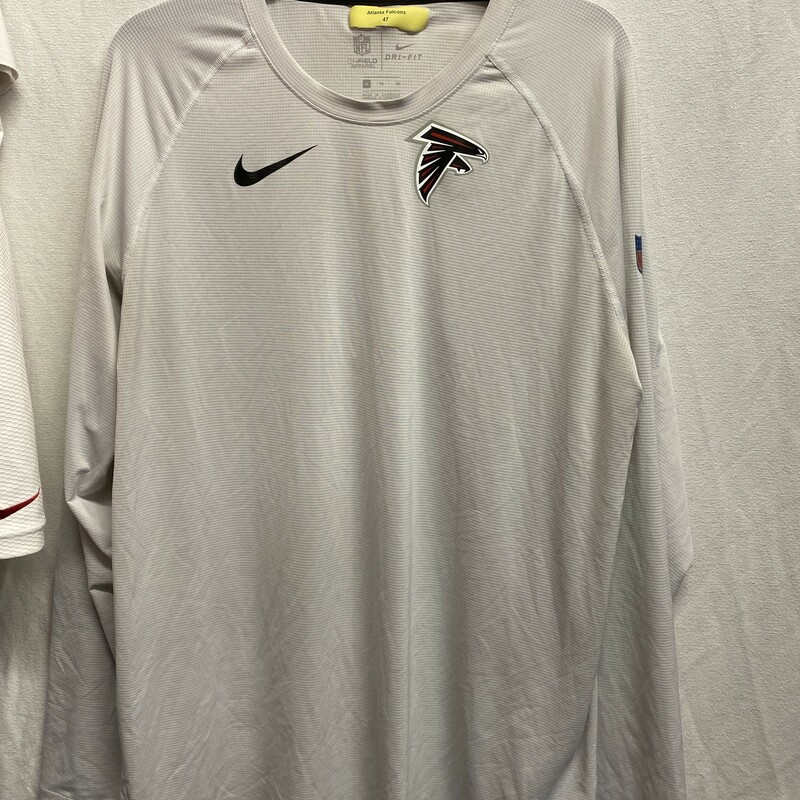 Atlanta Falcons Long sleeve shirt gray size XL<br />
pilling and fuzz, light stains throughout, a few snags, previous player sticker at the tag area (#47)