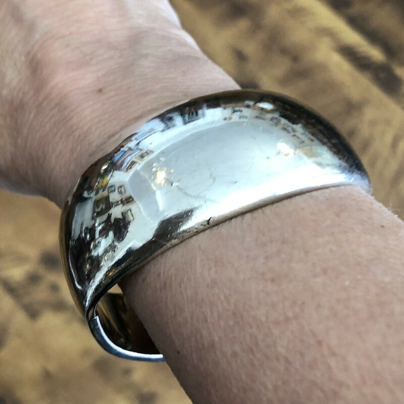 Beautiful vintage signed Sterling Taxco Bracelet,  C.1960s.7in<br />
Ships USPO priority mail.