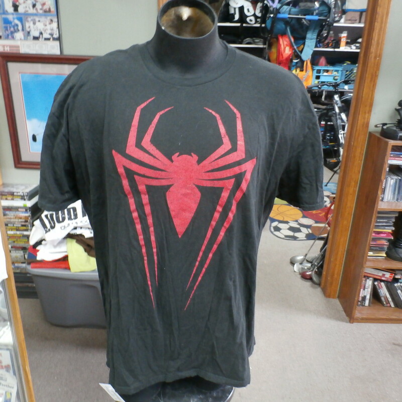 Black Marvel Spider-Man logo T-shirt size 2XL 100% cotton #29513
Rating: (see below) 2- Great Condition
Team: n/a
Player: n/a
Brand: Marvel
Size: Men's XXLarge- (Measured Flat: Across chest 25\"; Length 29\")
Measured Flat: underarm to underarm; top of shoulder to bottom hem
Color: black
Style: short sleeve; screen printed
Material: 100% cotton
Condition: 2- Great Condition: gently used; some fuzz  (see photos)
Shipping: FREE