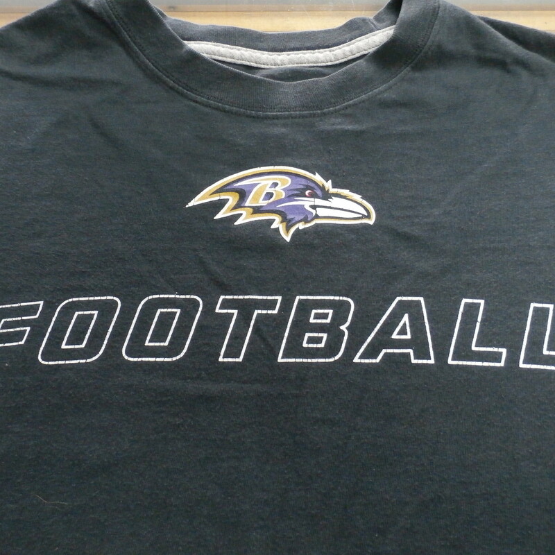 Baltimore Ravens Shirt, Black, Size: Medium
Nike Men's Baltimore Ravens short sleeve shirt size Medium black #30080
Rating:   (see below) 4- Fair Condition
Team: Baltimore Ravens
Player: Team
Brand: Nike
Size: Men's - Medium (Measured Flat: Across chest 19\", length 26\")
Measured flat: armpit to armpit; top of shoulder to the hem
Color: Black
Style:   Short Sleeve Shirt Screen pressed;
Material: 100% Cotton
Condition: 4- Fair Condition - wrinkled; pilling and fuzz; some cracking on the logo; light staining on the armpits;
Item #: 30080
Shipping: FREE