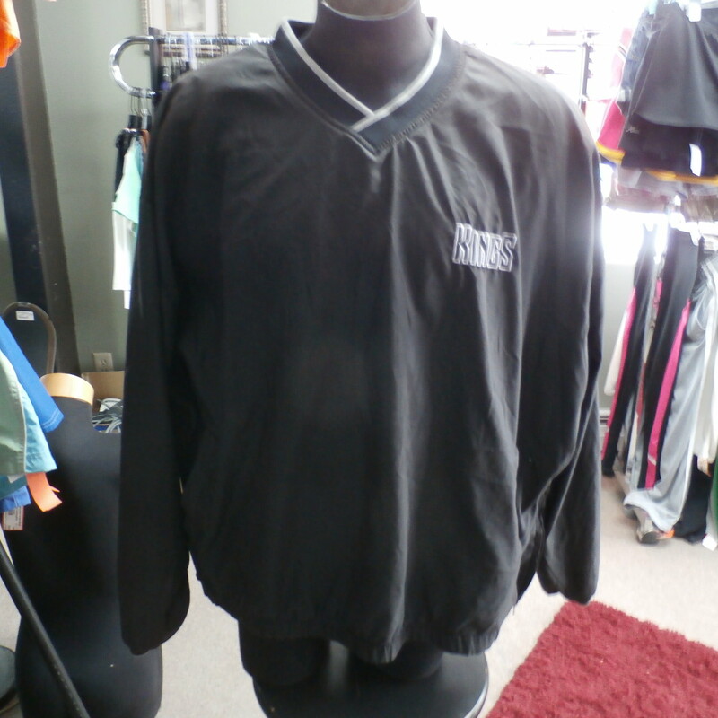 Sacramento Kings Jacket, Black, Size: XL
Sacramento Kings Pullover Jacket Men's size XL Black 30438
Our Clothes Rating: 4- Fair Condition
Brand: Proplayer NBA
size: Men's XLarge- (Chest: 28\" Length: 28\")
color: Black
Style: Pullover Jacket; Embroidered
Condition: 4- Fair Condition- slightly worn and faded; light pilling and fuzz; material is slightly stretched out from washing and use; fuzz on the fabric; wrinkles; faded and discolored; some light debris on it;
Shipping: Poshmark
Item #: 30438