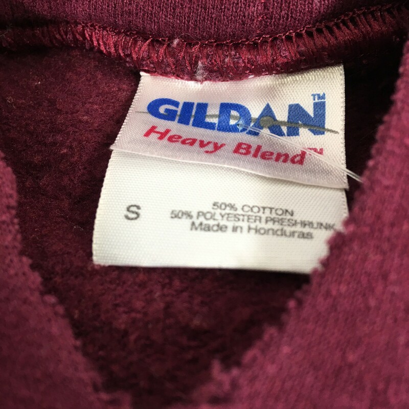 103-085 Gildan, Maroon, Size: Small Maroon Gettysburg Sweatshirt 50% Cotton 50% Polyester  Small Hole On Front