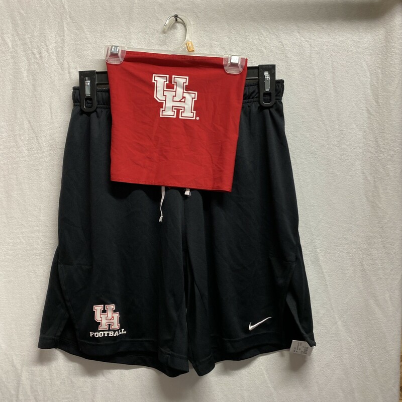 Houston Cougars Combo, Black, Size: Large<br />
shorts - black size large<br />
pilling and fuzz, wrinkled, faded, discoloring,<br />
drawstring and elastic waist, pockets (No), screen pressed team logo and embroidered brand logo<br />
Headband - red size L/XL by Badger sport<br />
wrinkled and in used condition